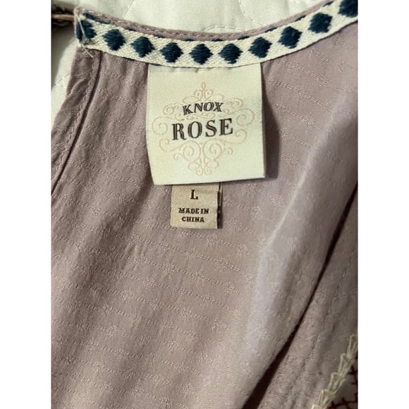 Purple V-neck Top with Flowers - Picture 3 of 4